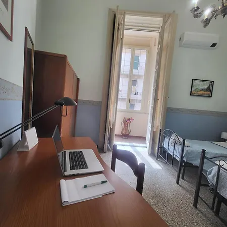 Palazzo Vitrano Tourist 1 아파트